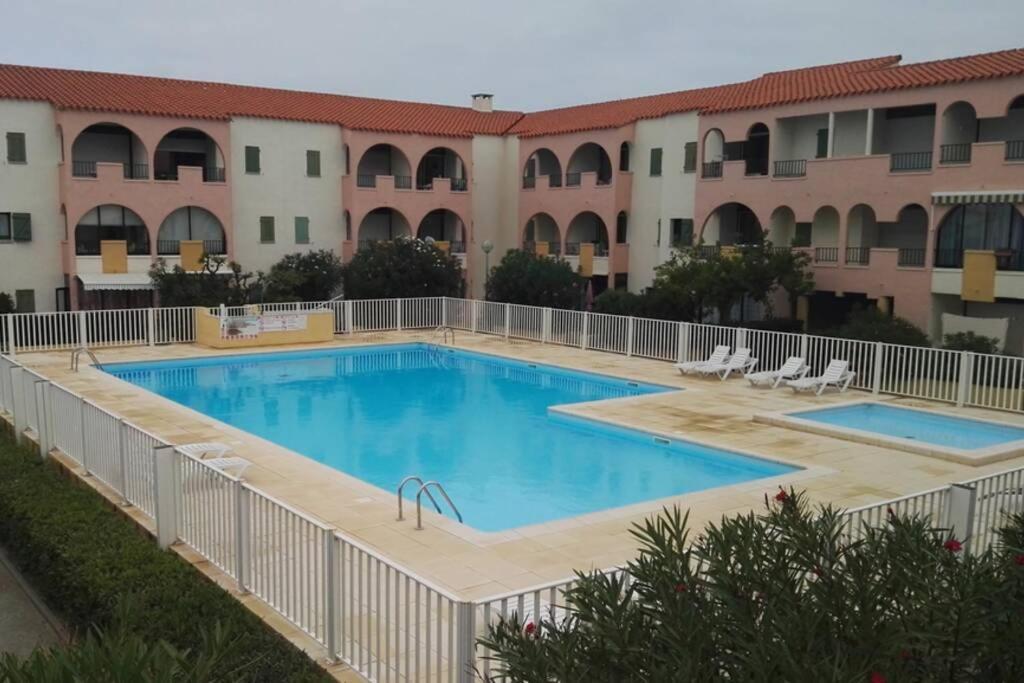 Mezzanine En Avec Piscine Au Village Apartamento *
